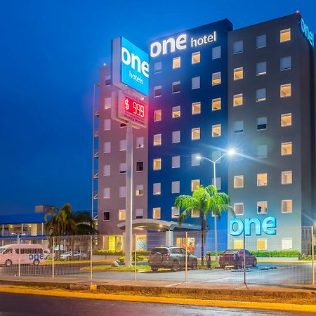 One Monterrey Aeropuerto Hotel Apodaca Exterior photo