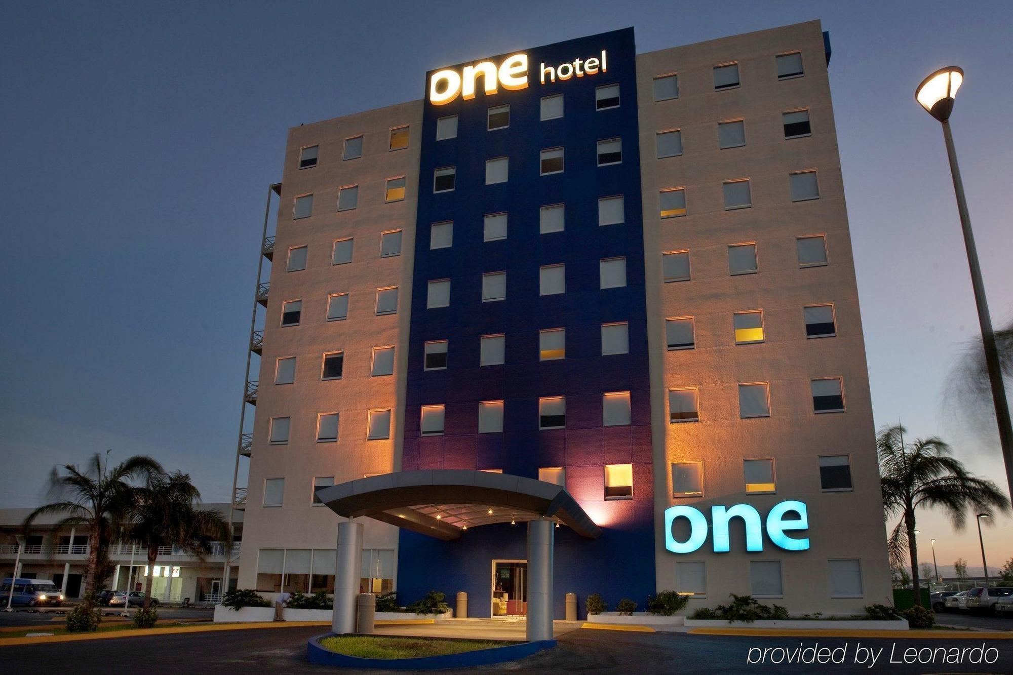 One Monterrey Aeropuerto Hotel Apodaca Exterior photo