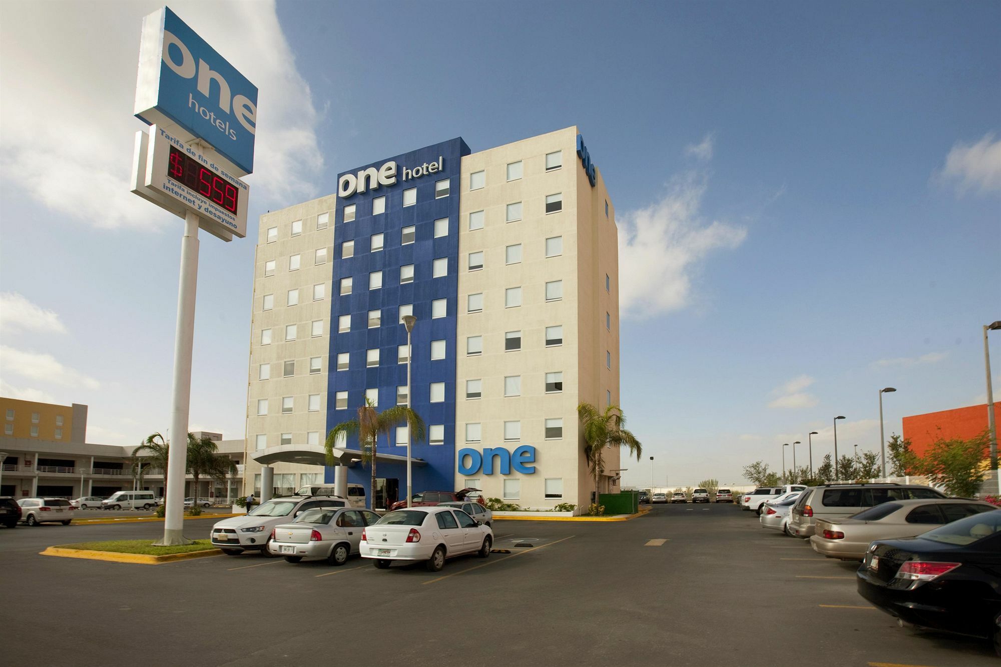 One Monterrey Aeropuerto Hotel Apodaca Exterior photo