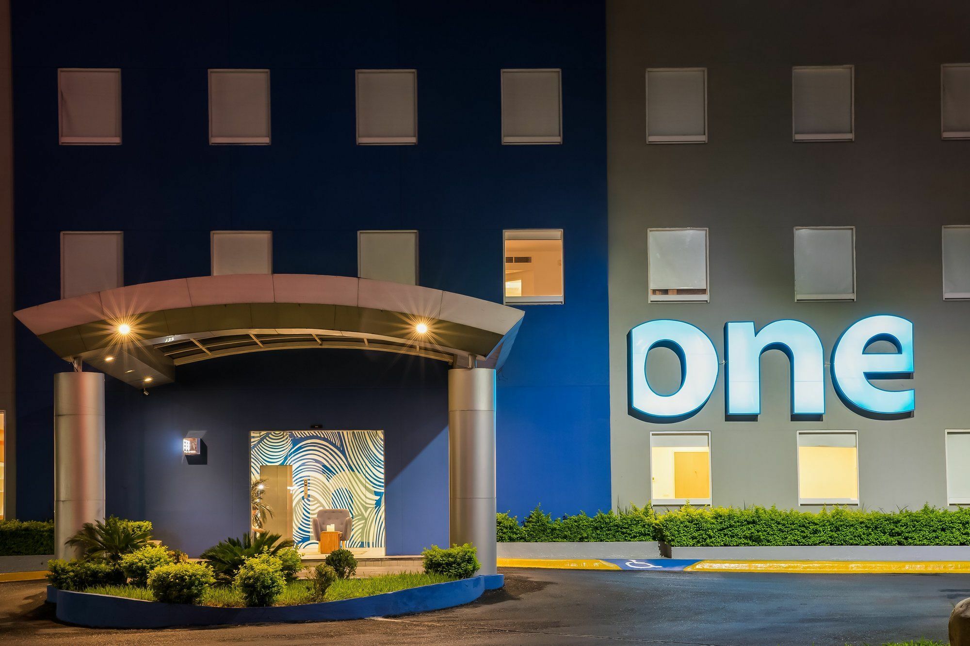 One Monterrey Aeropuerto Hotel Apodaca Exterior photo