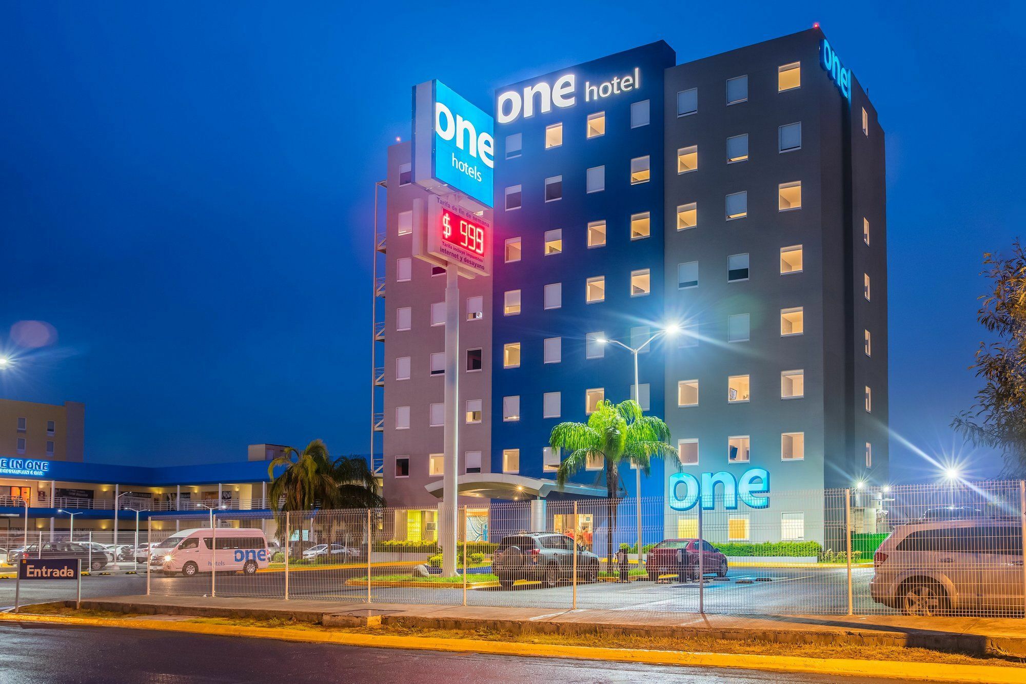 One Monterrey Aeropuerto Hotel Apodaca Exterior photo